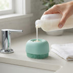 Dog shampoo brush refillable reservoir detail